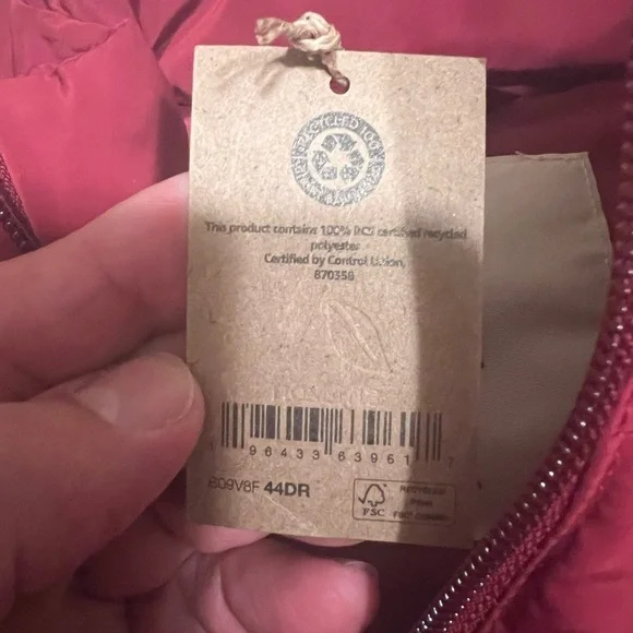 NWT Amazon Essentials Men's Red Thick Puffer Vest Size L🔥🔥 MSRP $50 (B3) - Picture 6 of 8